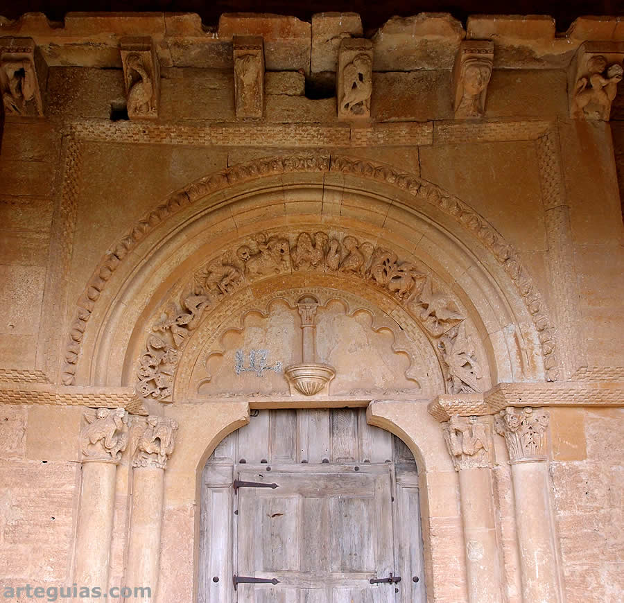Portada de la iglesia de Abajas
