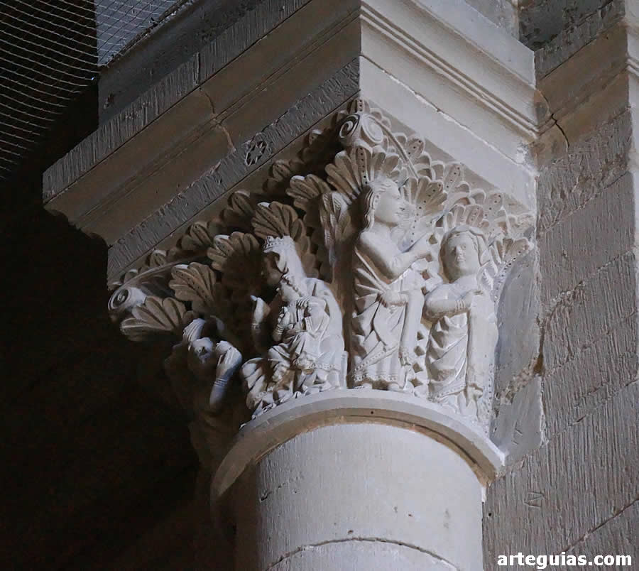 Capitel interior con el Ciclo de la Natividad