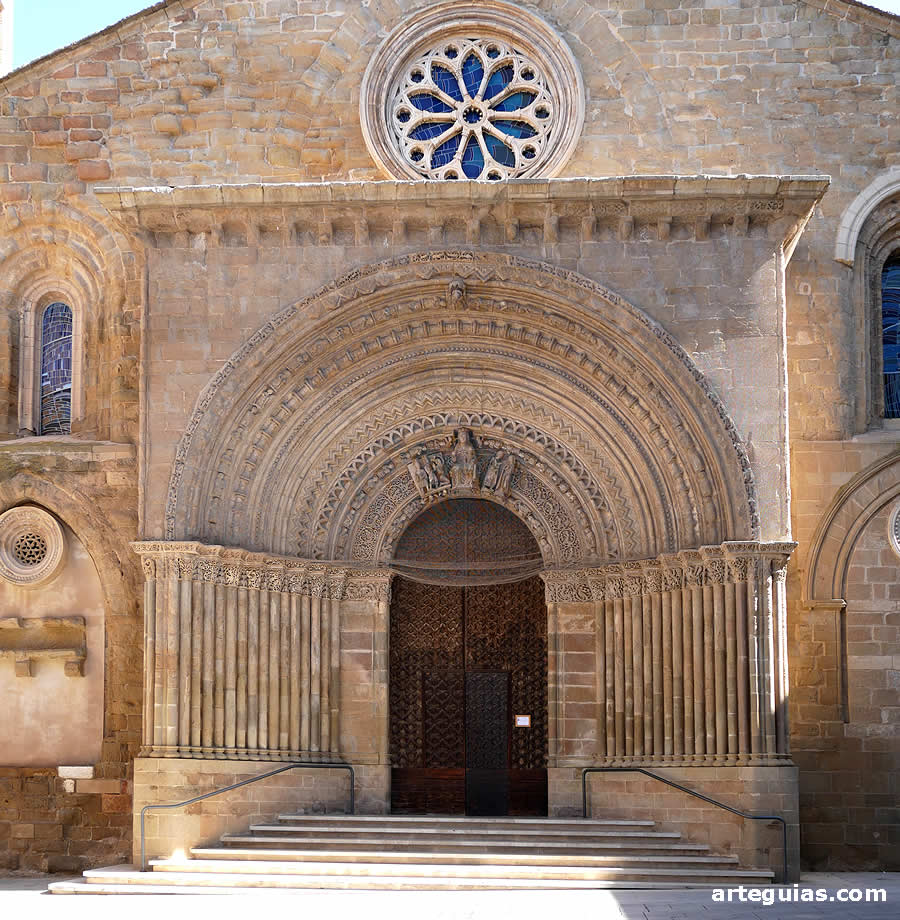 Iglesia de Agramunt, Lleida: fachada principal del oeste