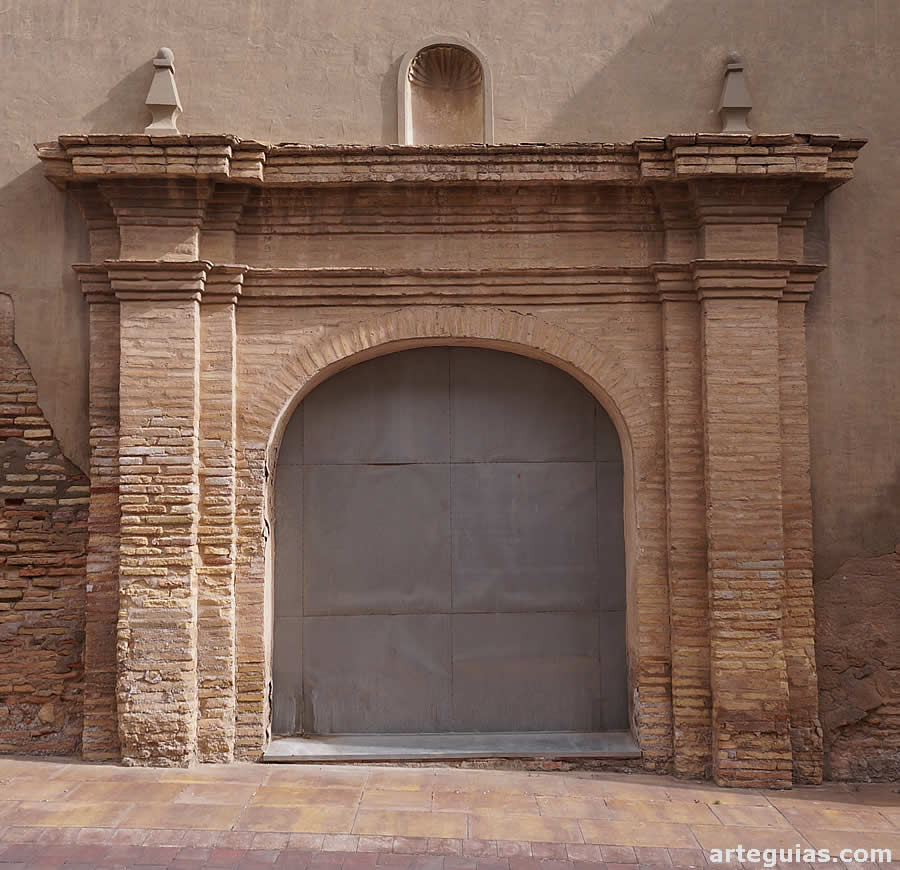 Puerta del siglo XVI