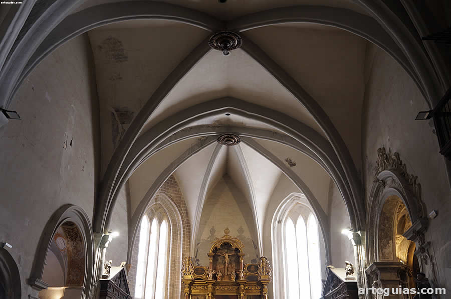 Interior de la cabecera
