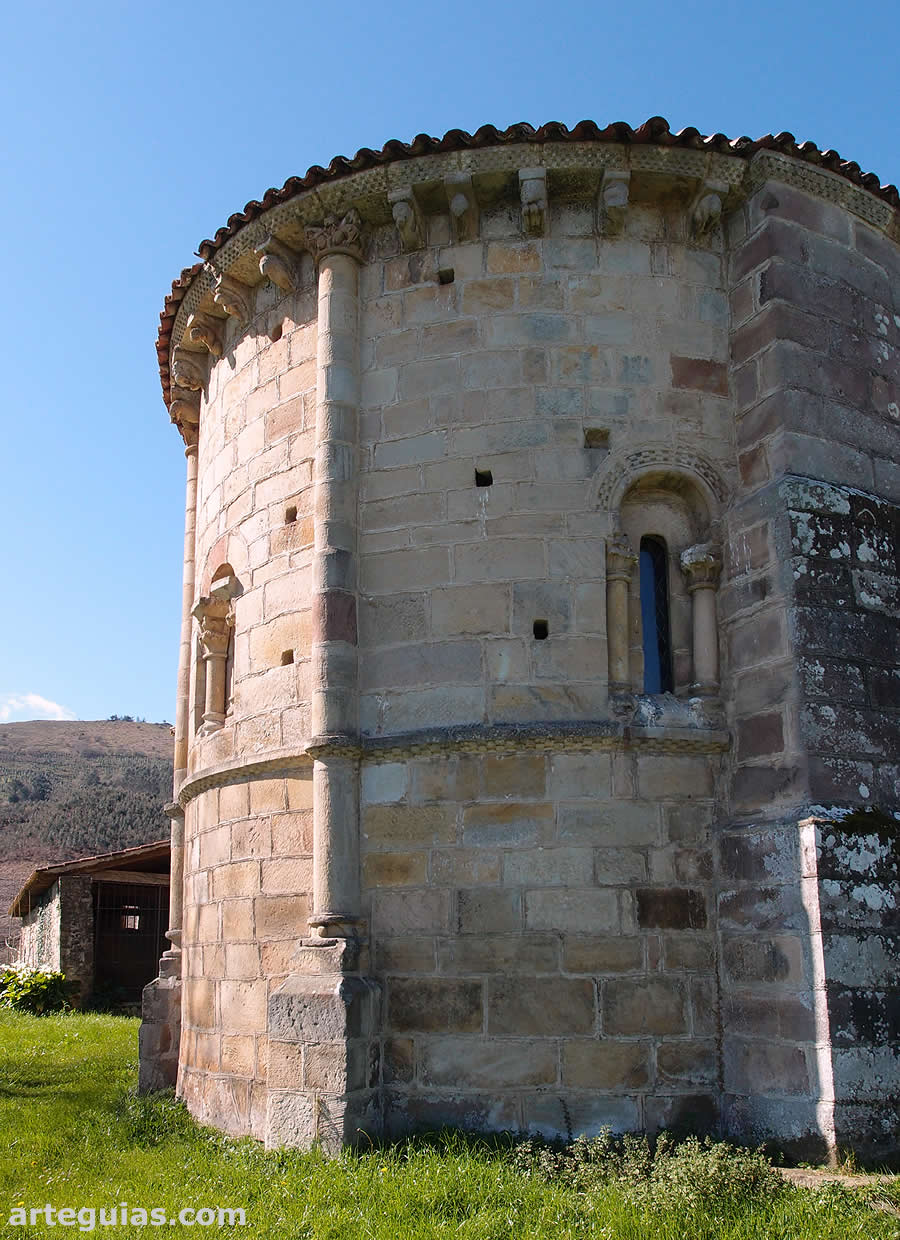 Iglesia de Argomilla: ábside desde el norte