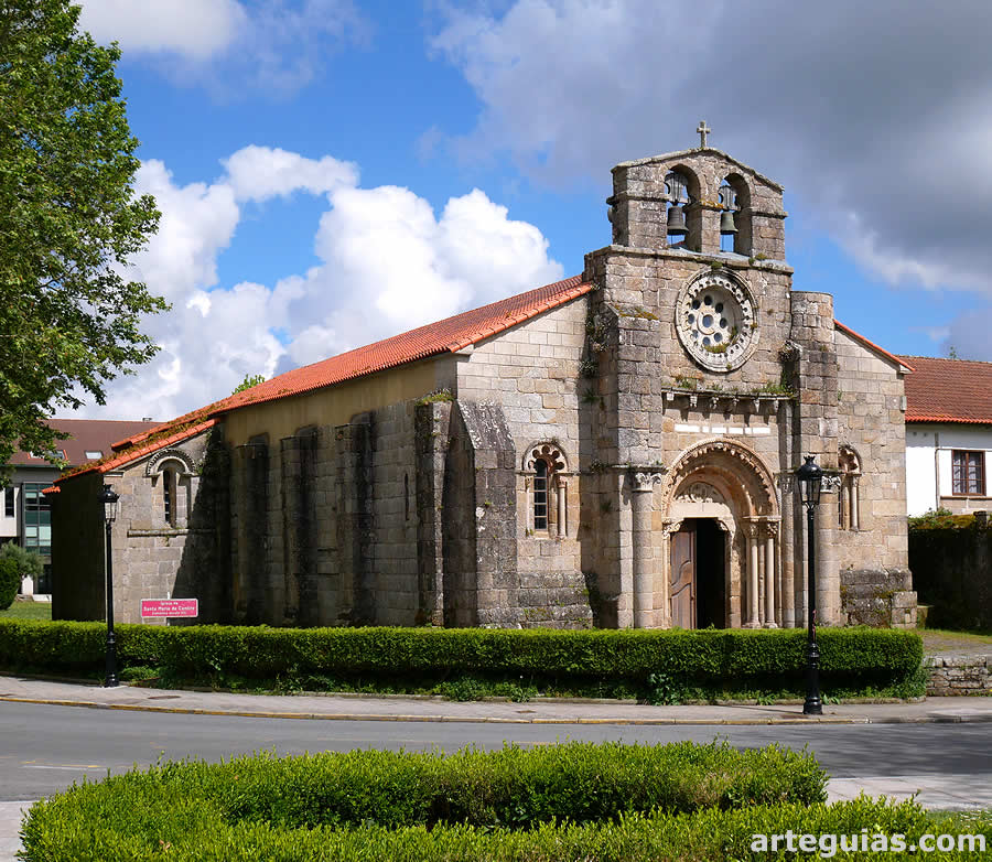 La iglesia de Cambre desde el noroeste