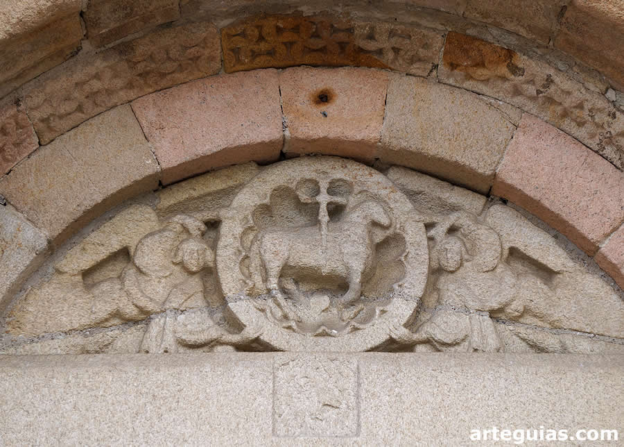 Tímpano de la puerta