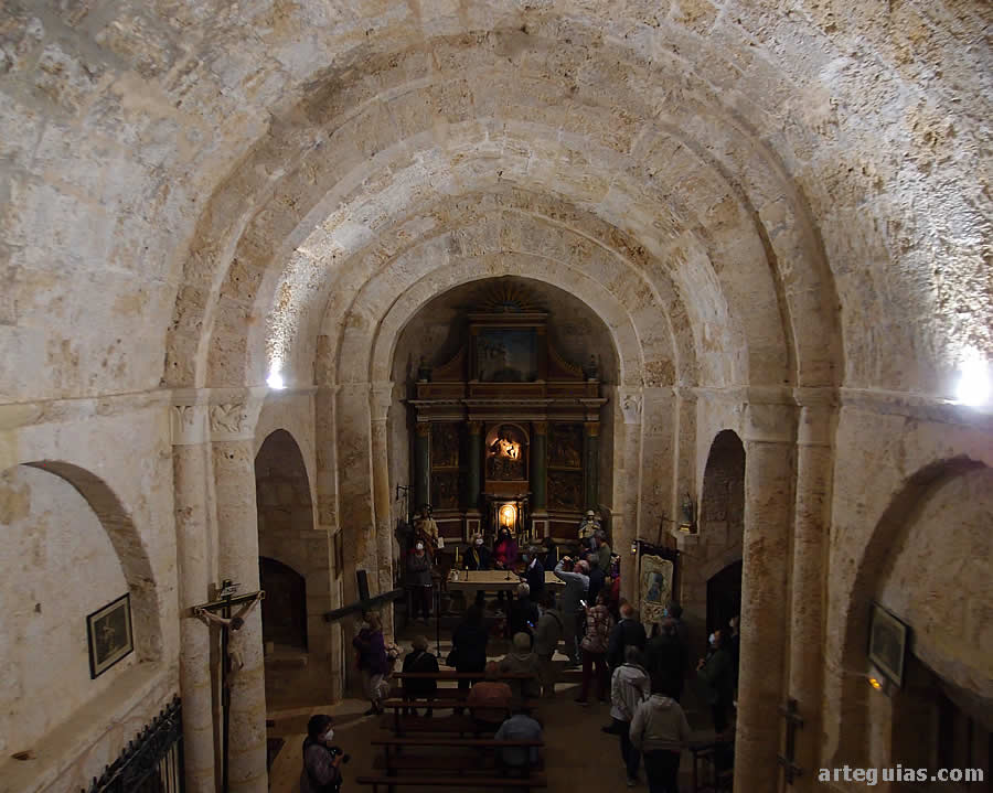 Interior de la iglesia de Castil de Lences, Burgos