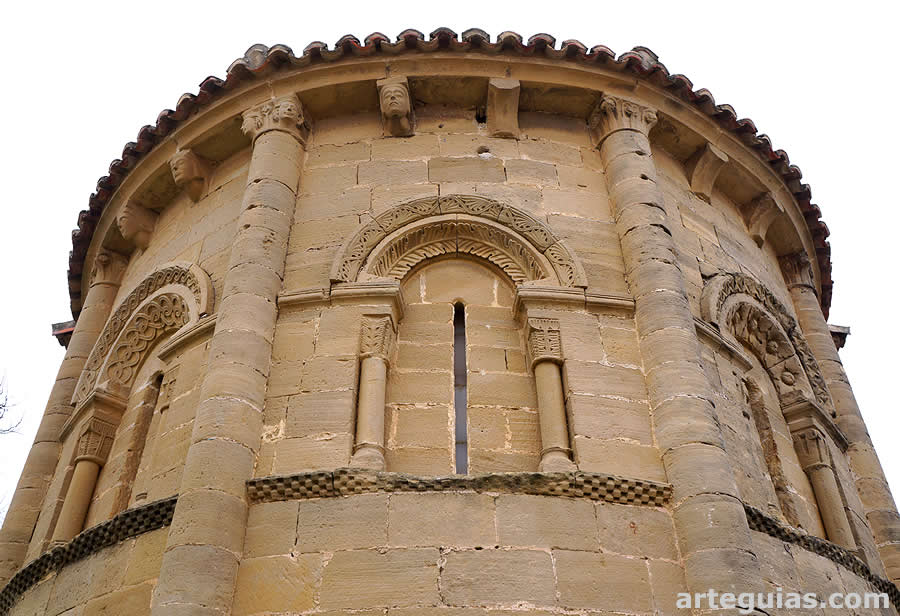 Precioso ábside románico de la iglesia de Castilseco