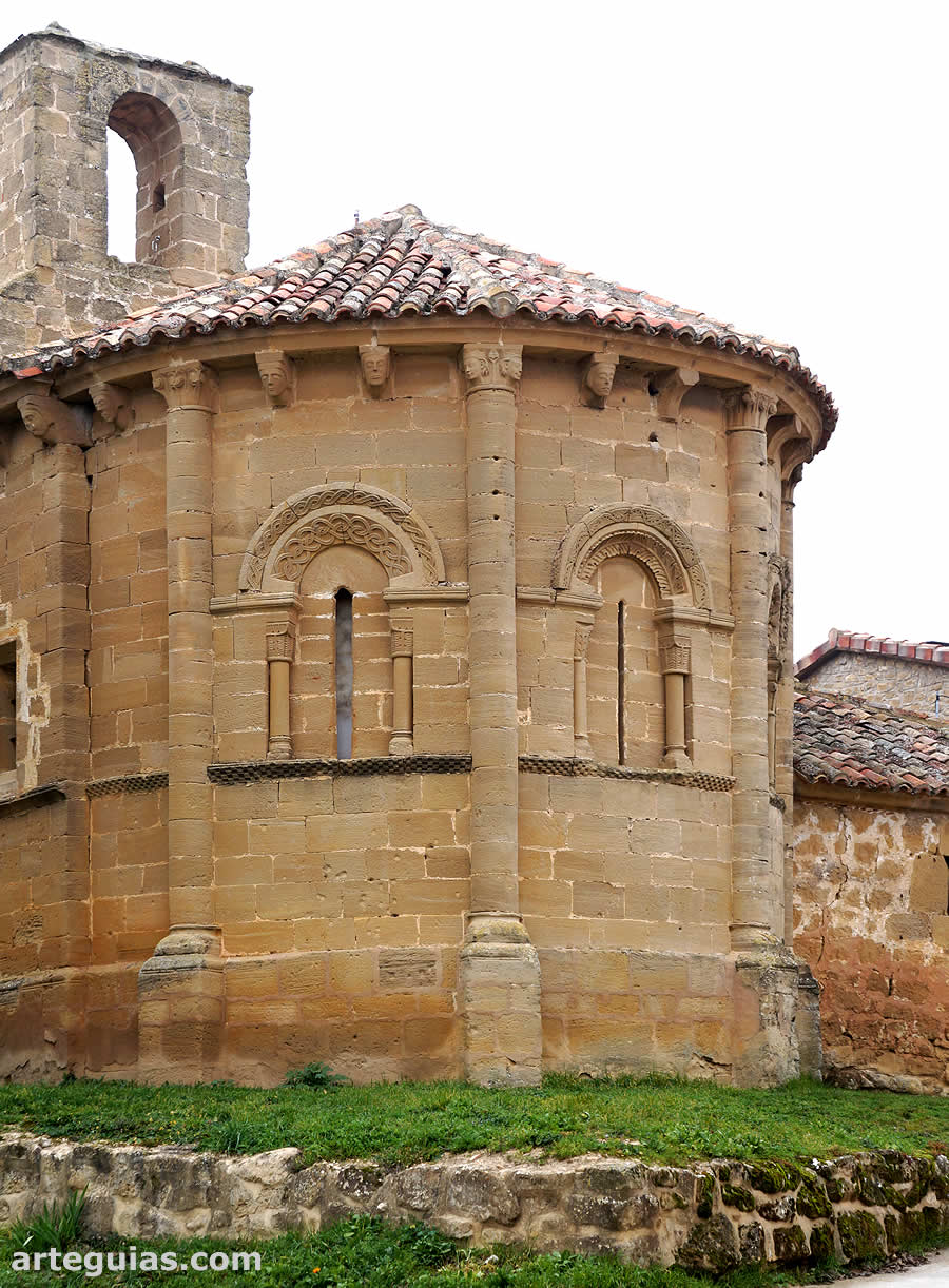 Cabecera de la iglesia románica de Castilseco, La Rioja