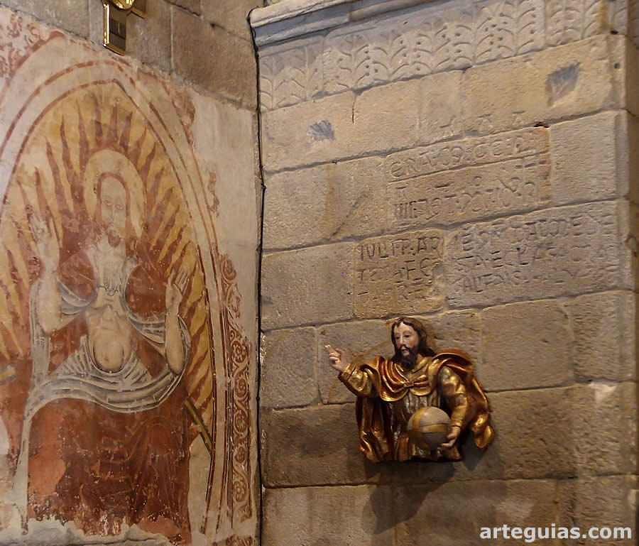 Inscrpción que cita la consagración de la iglesia en 1216