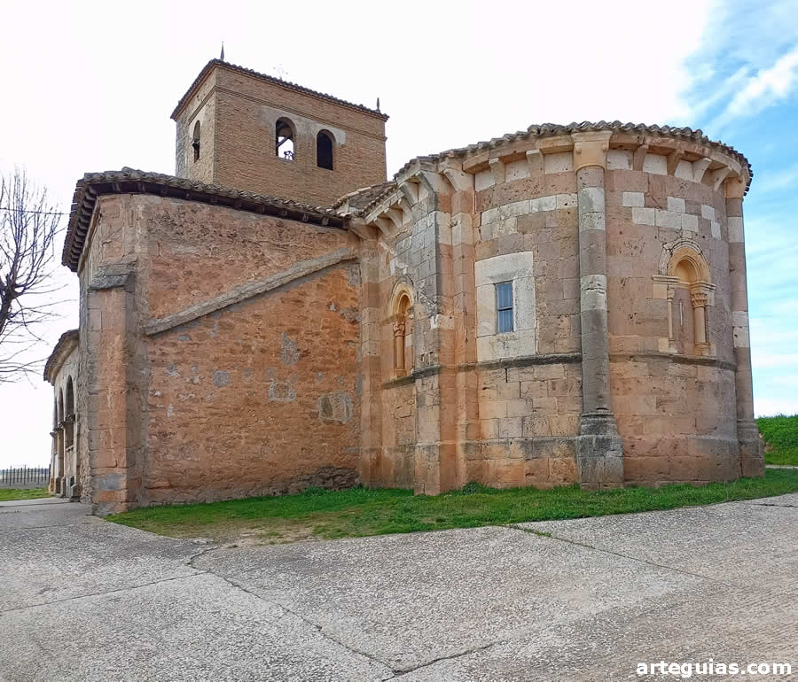 Iglesia de Castrillo de Riopisuerga, Burgos , con su cabecera románica