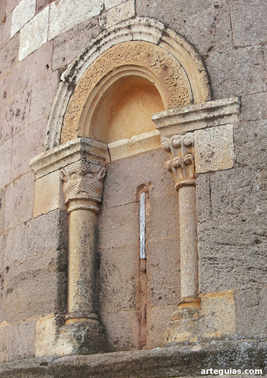 Ventanal del ábside