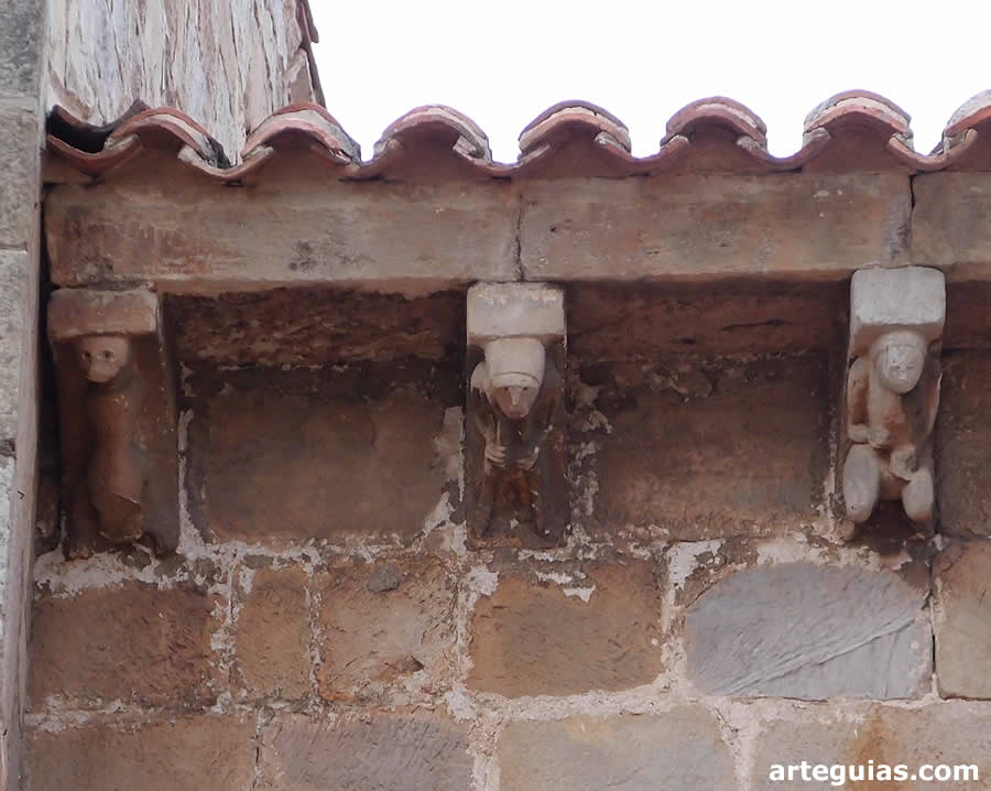 Canecillos de la iglesia de Cillamayor