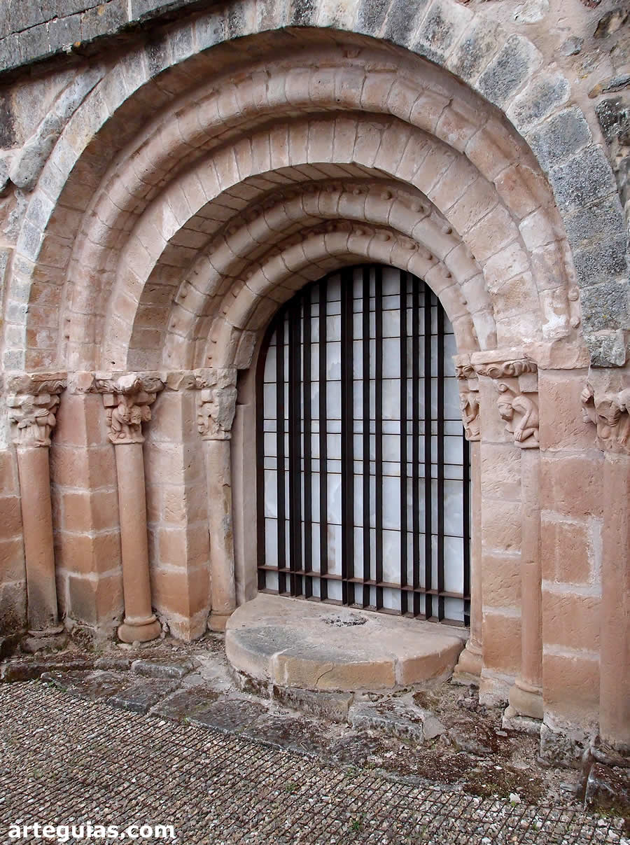 Iglesia de Cillamayor: portada románica descubierta en el año 2006