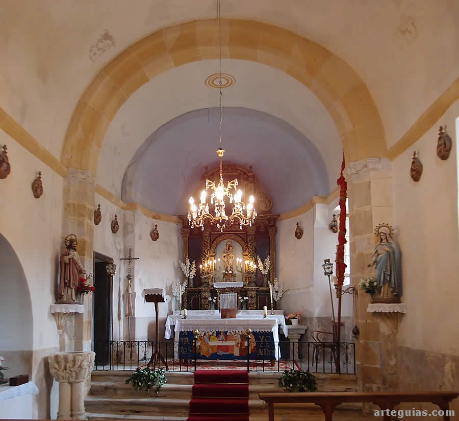 Interior de la iglesia de Colina de Losa