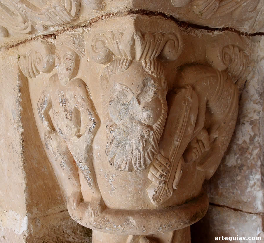 Uno de los capiteles historiados de la portada