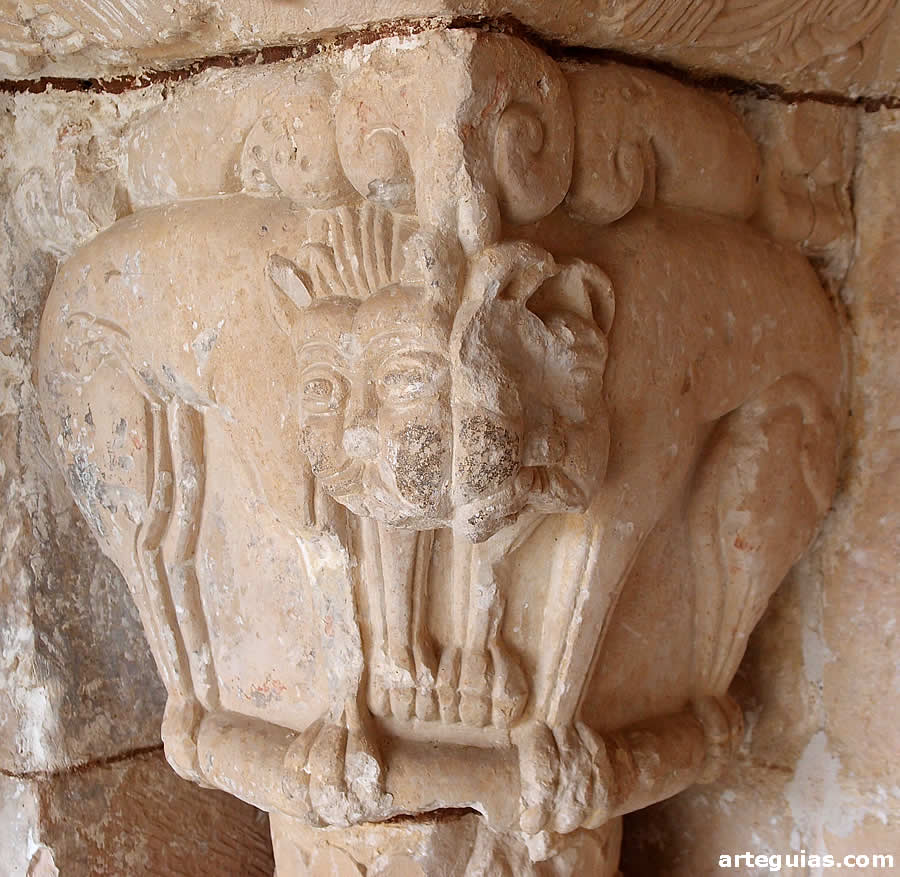 Capitel con dos leones