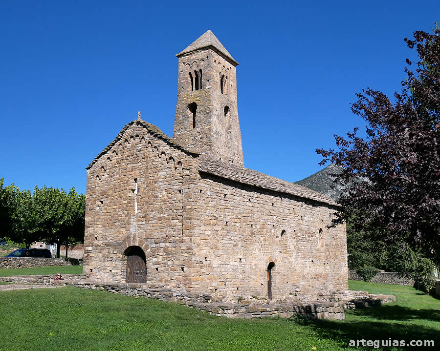 La iglesia desde el suroeste