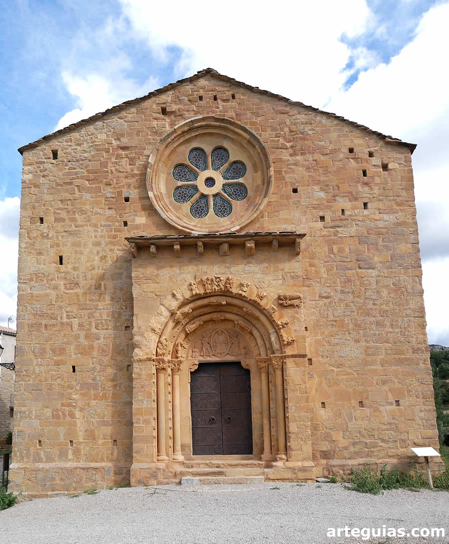 Fachada principal de la Iglesia de Covet