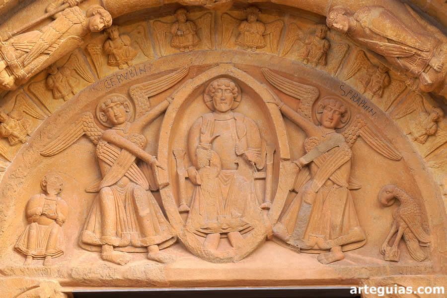 Iglesia de Covet: t&iacute;mpano de la puerta rom&aacute;nica