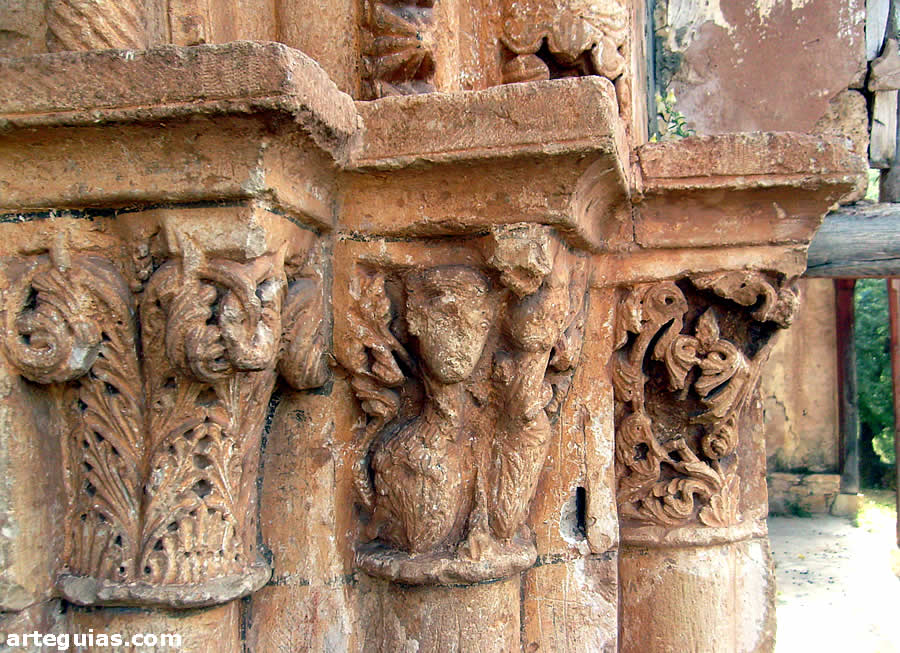 Capiteles de la derecha