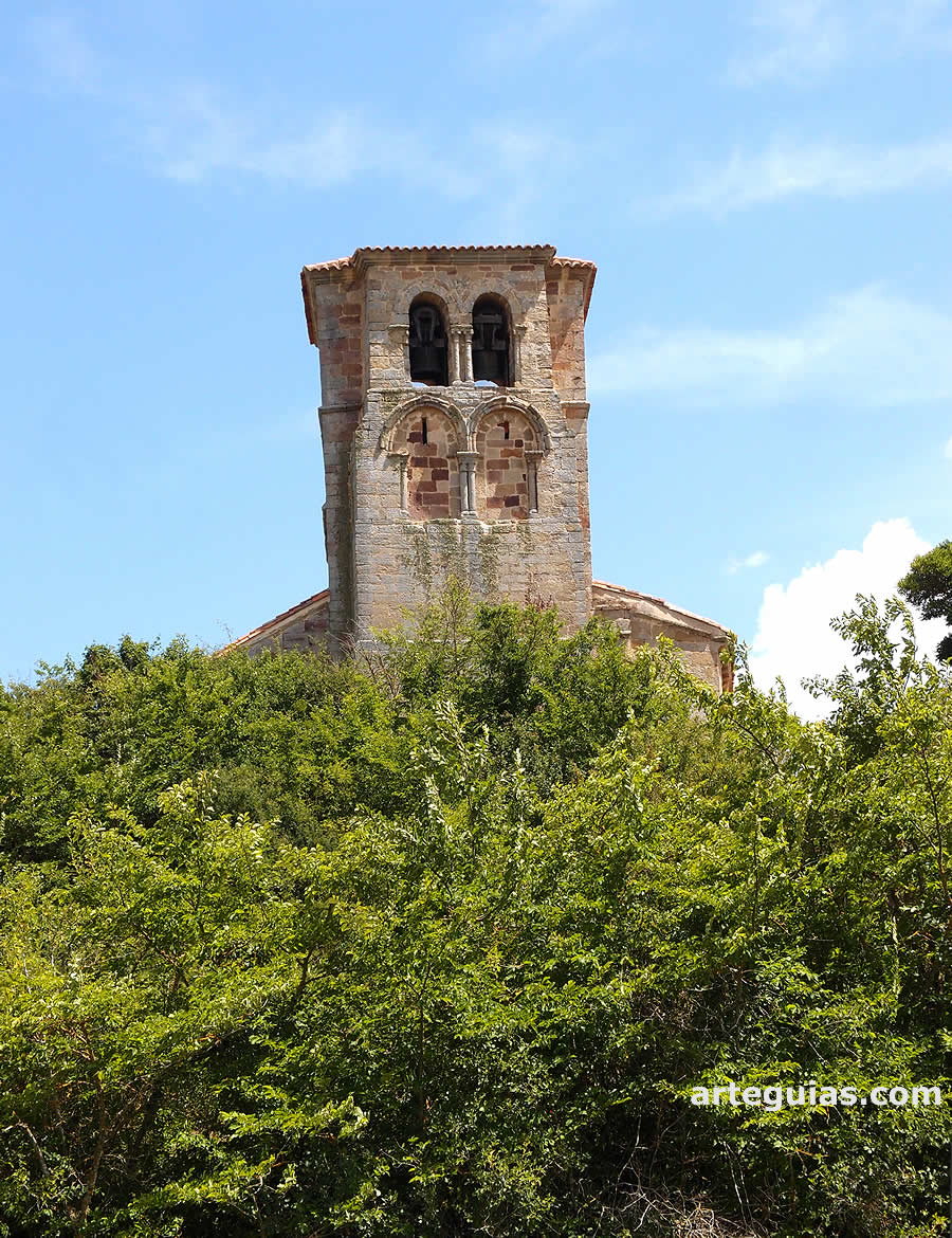 Campanario de la iglesia de Las Henestrosas de las Quintanillas, Cantabria