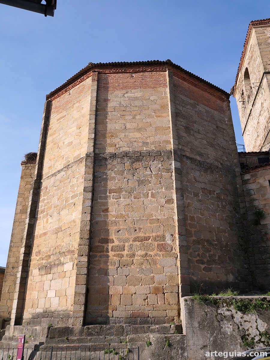 Exterior de la cabecera