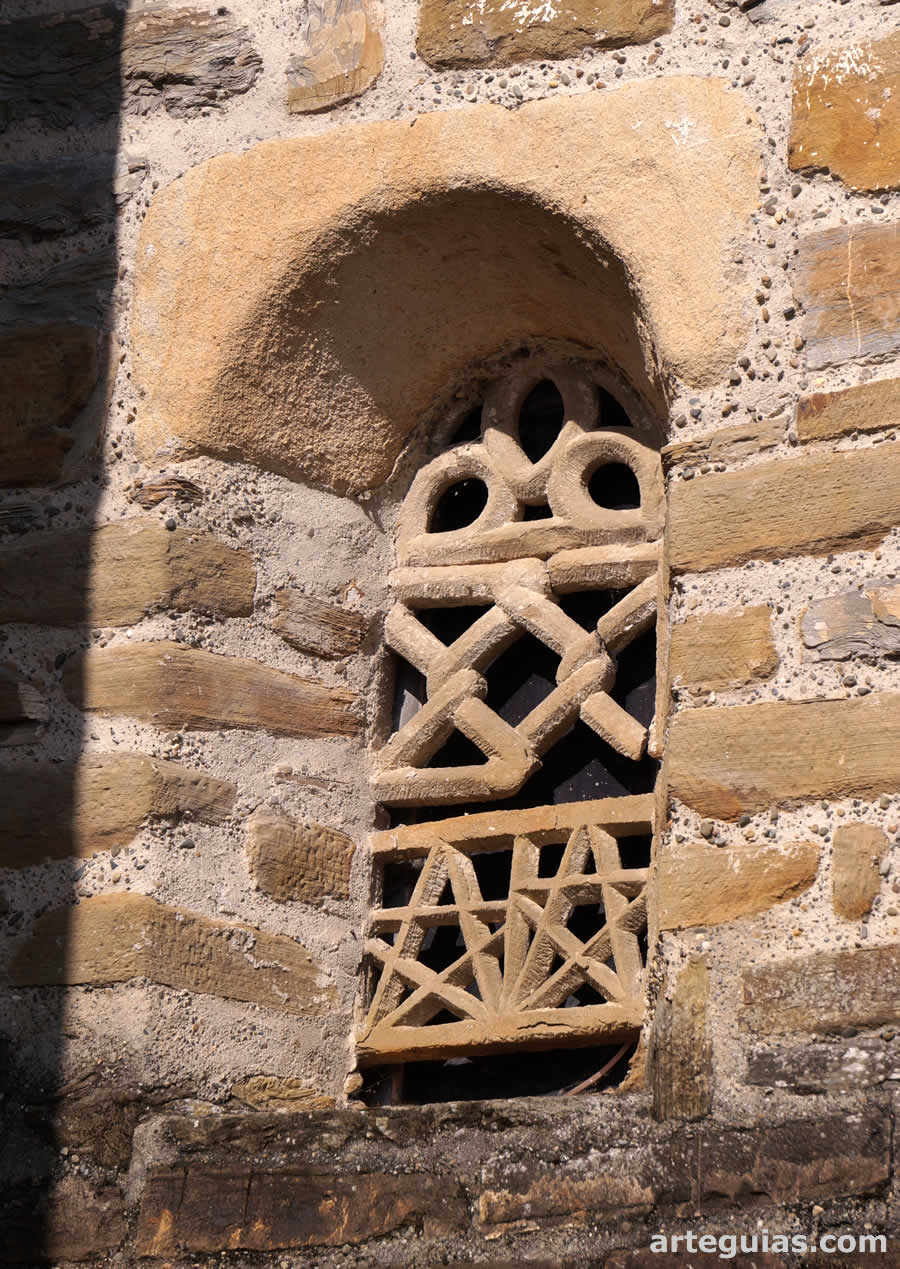 Una de las celos&iacute;as de la iglesia de Saint-Blaise