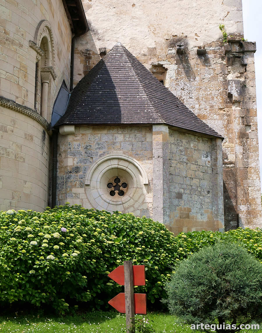 Absidiolo lateral norte como capilla bautismal