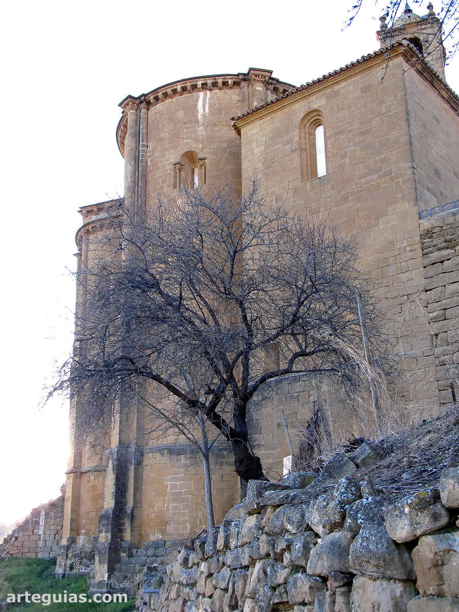 La iglesia de Murillo de Gállego desde el sureste