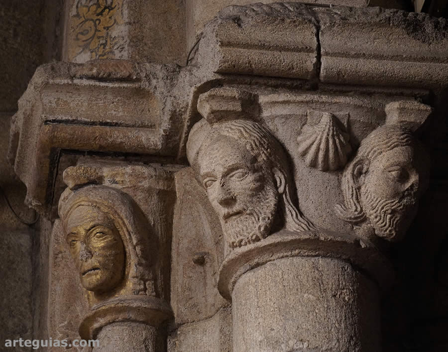Nuestra Se&ntilde;ora de Oliveira de Guimar&atilde;es: capiteles interiores
