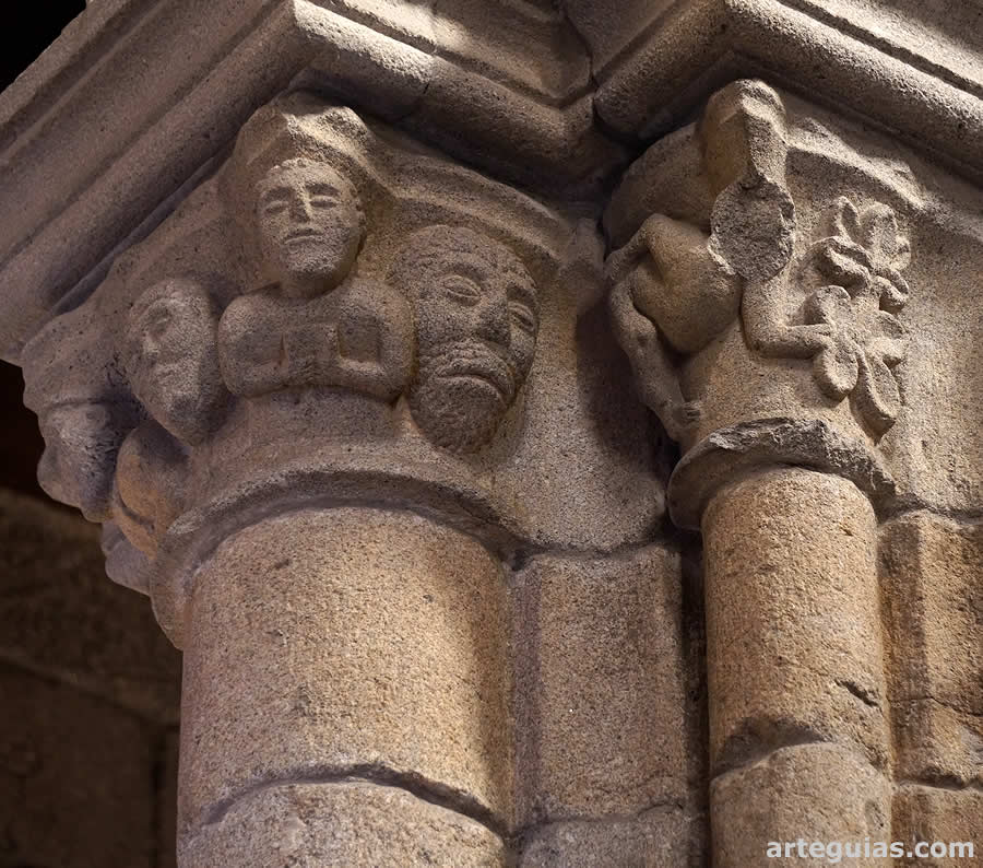 Nuestra Se&ntilde;ora de Oliveira: columnas con capiteles figurados