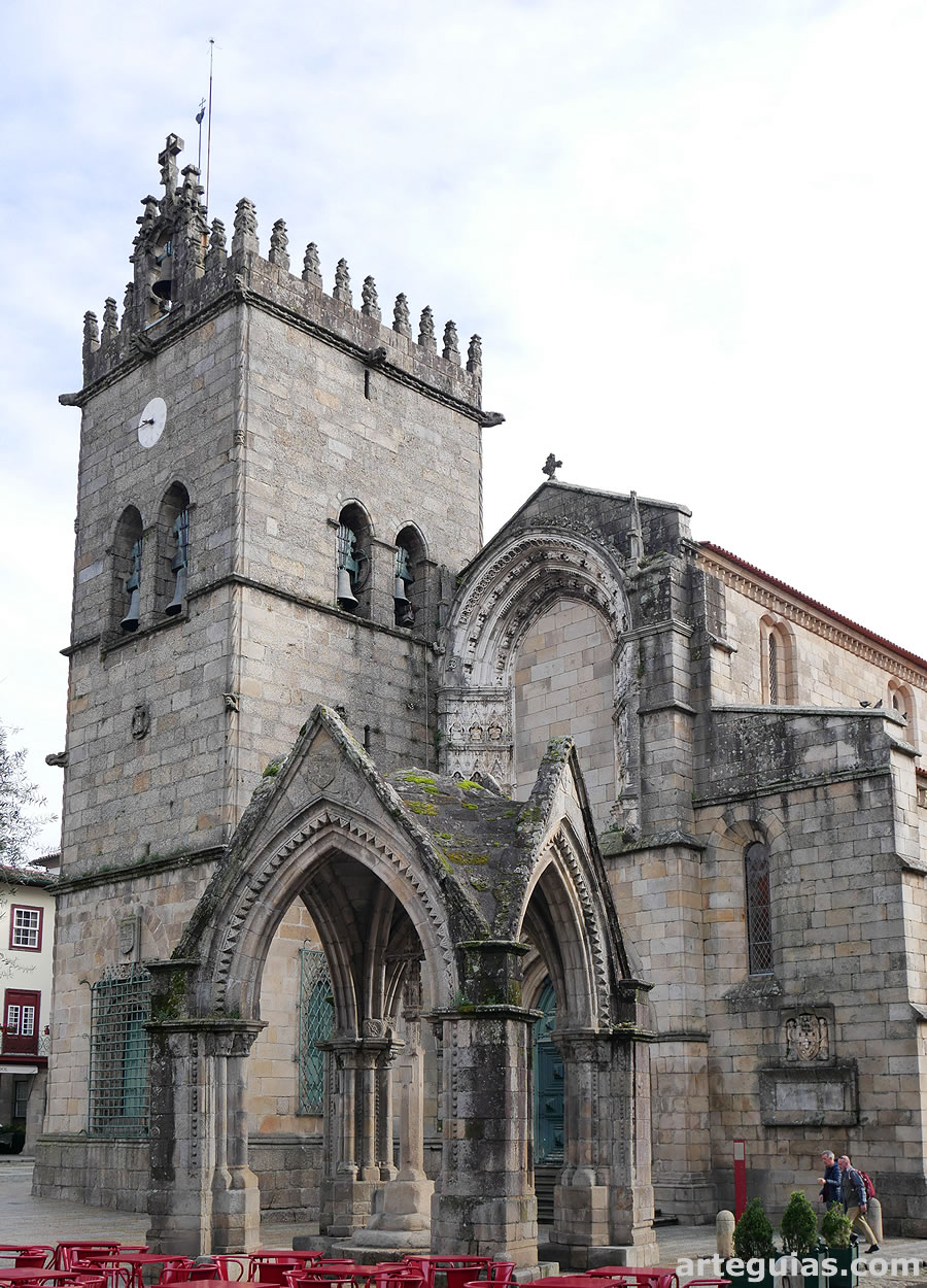 Iglesia de Nuestra Se&ntilde;ora de Oliveira de Guimar&atilde;es