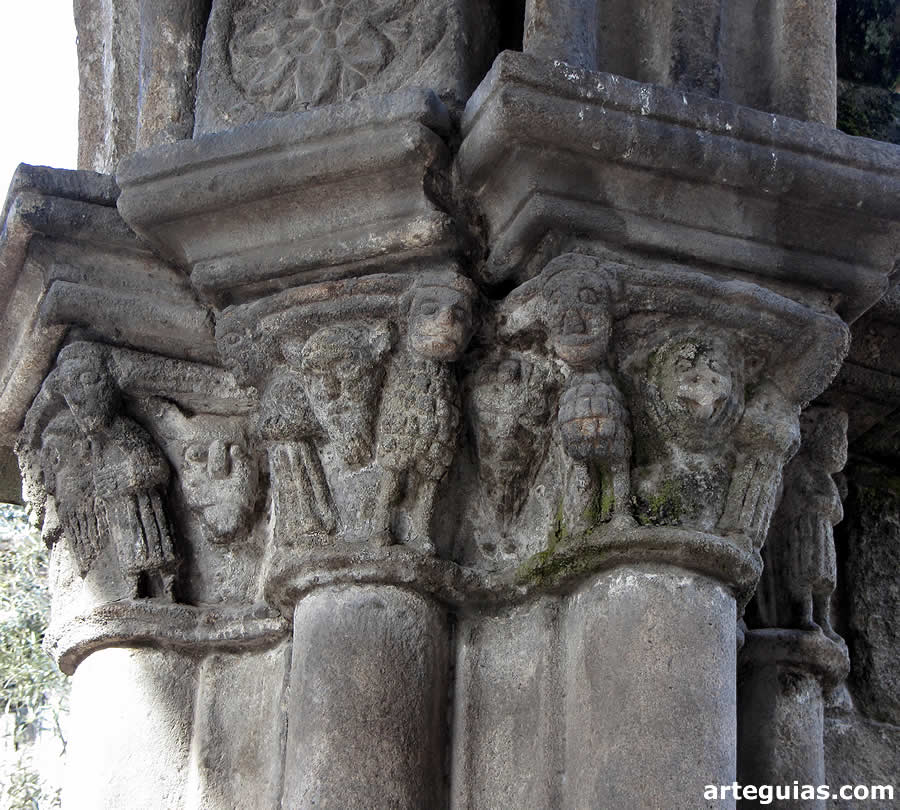 Capiteles figurados con animales y personas