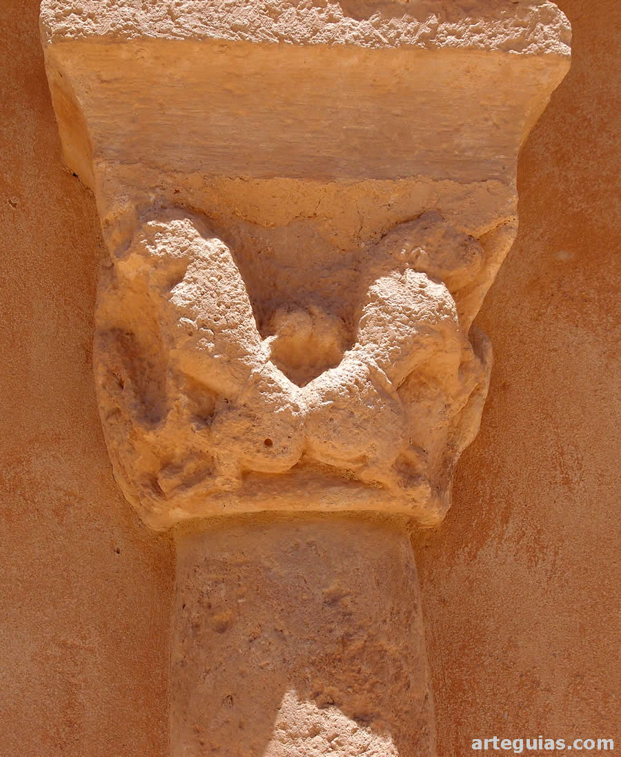 Capitel de leones