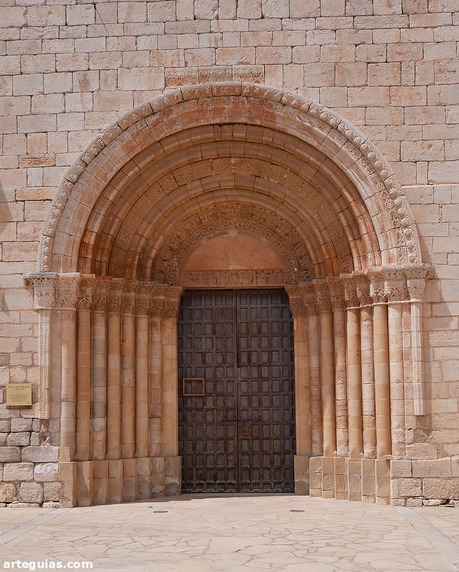 Iglesia de Pla de Santa María, Tarragona: puerta románica