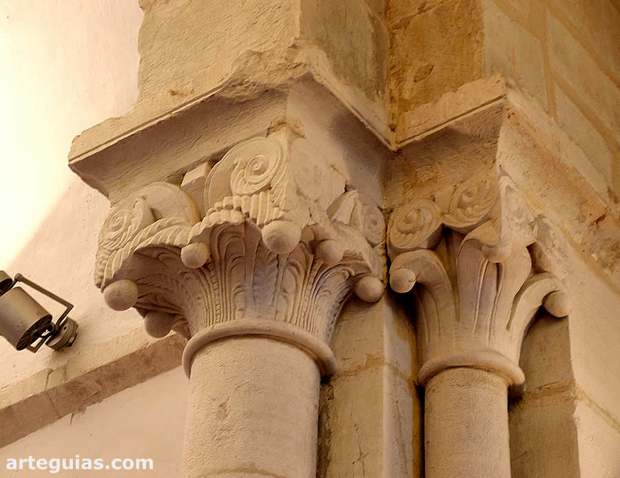 Capiteles del arco triunfal
