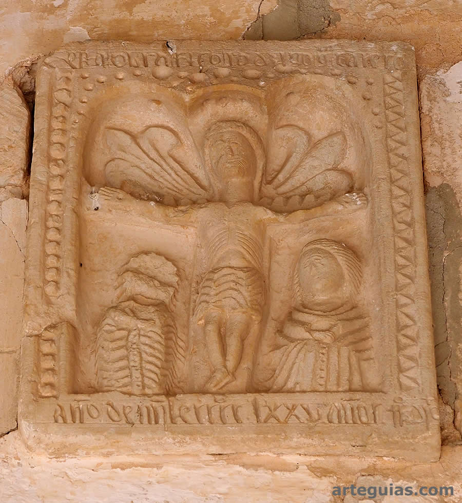 Relieve de la Crucifixión datada en el siglos XV
