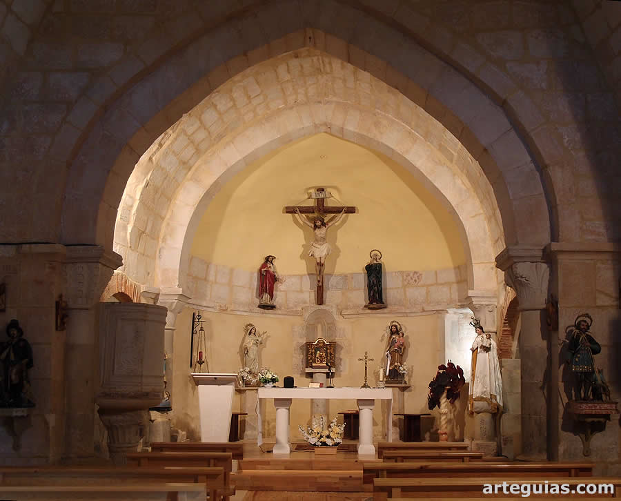Interior de la cabecera de la iglesia de Quintanatello de Ojeda, Palencia
