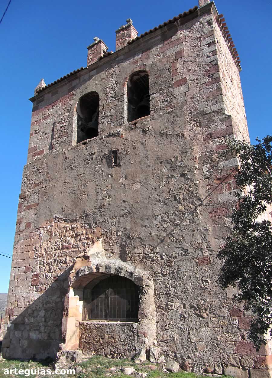 Torre campanario