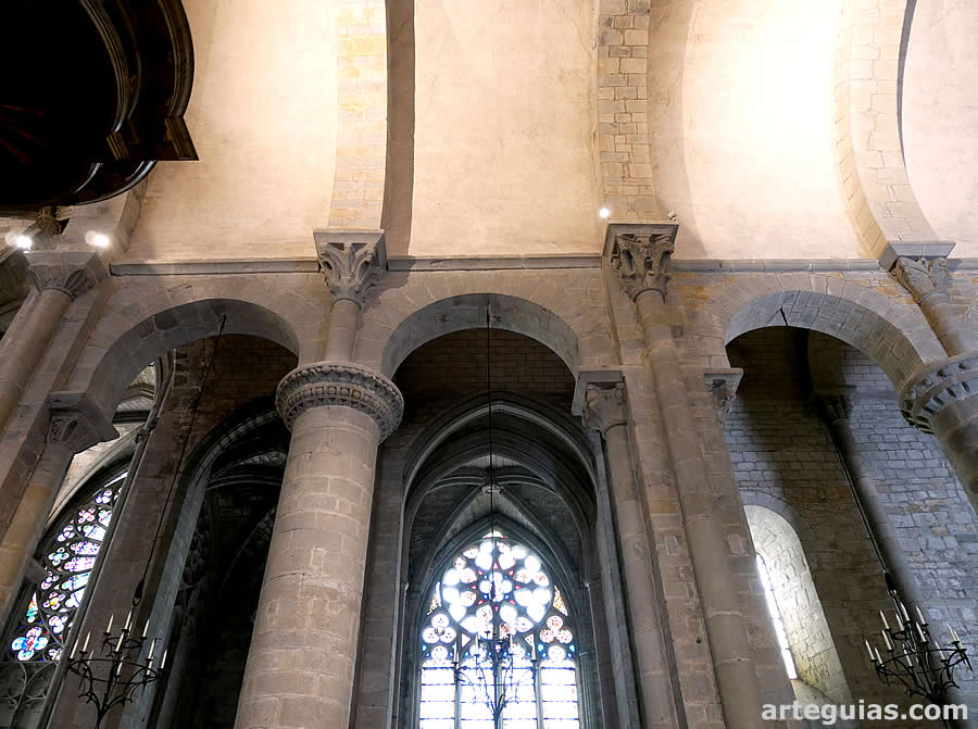 Apoyos de la parte románica de la iglesia de Saint-Nazaire, Carcassonne