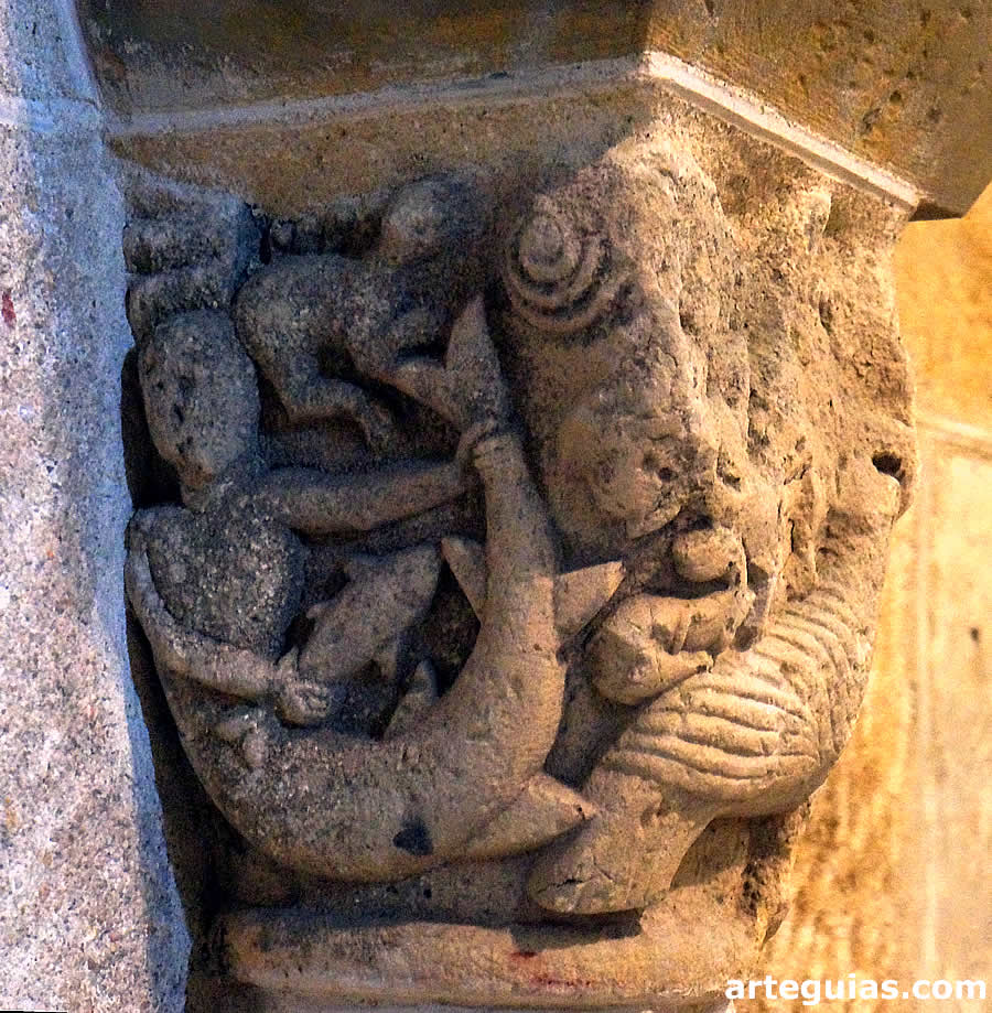 Capitel de la arquería absidal