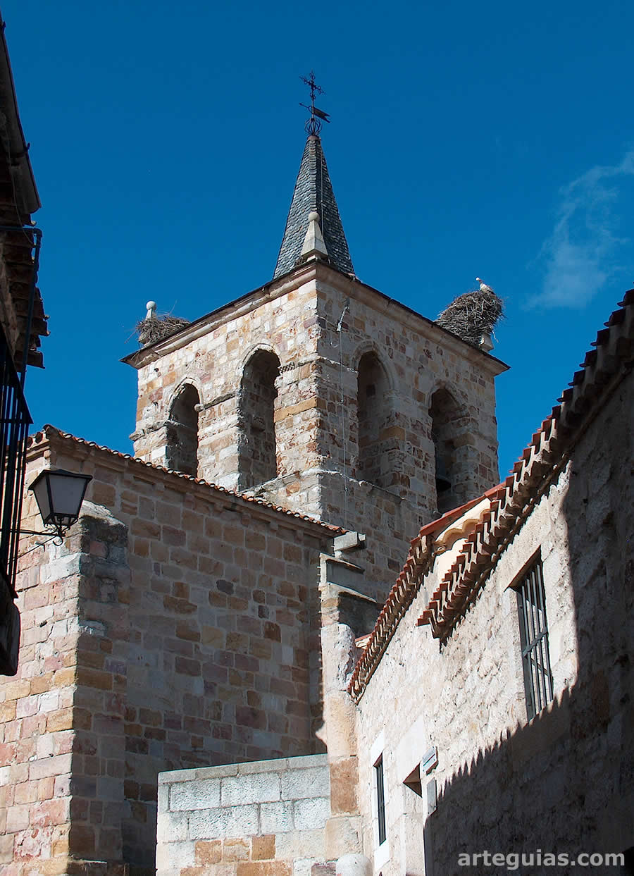 Torre campanario