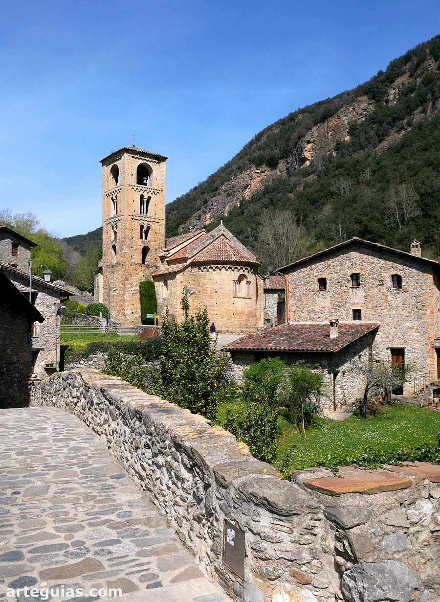 Guía de la iglesia de San Cristóbal de Beget, Girona