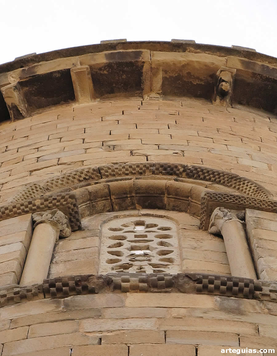 Uno de los ábsides de la Iglesia de San Esteban de Sos del Rey Católico, Zaragoza