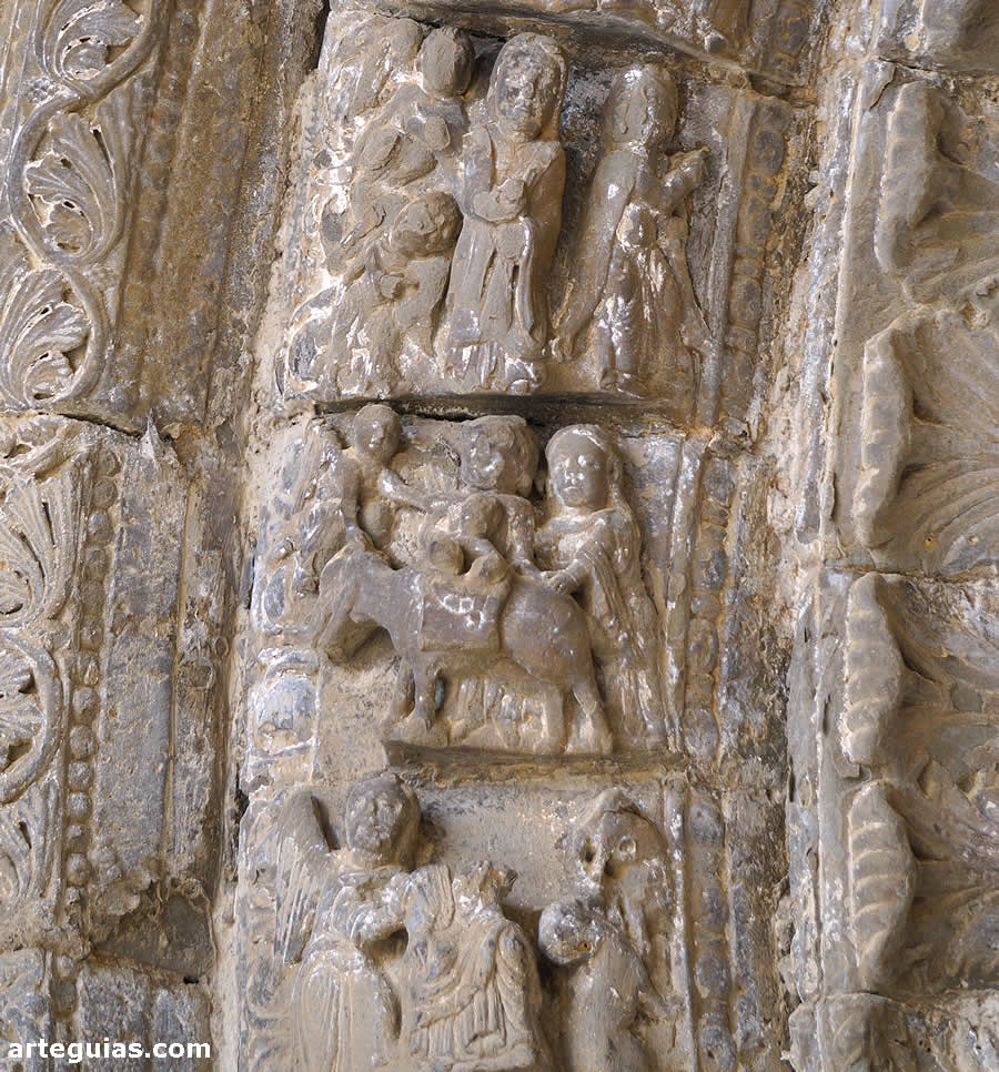 Relieve de una madre defendidad por un guerrero