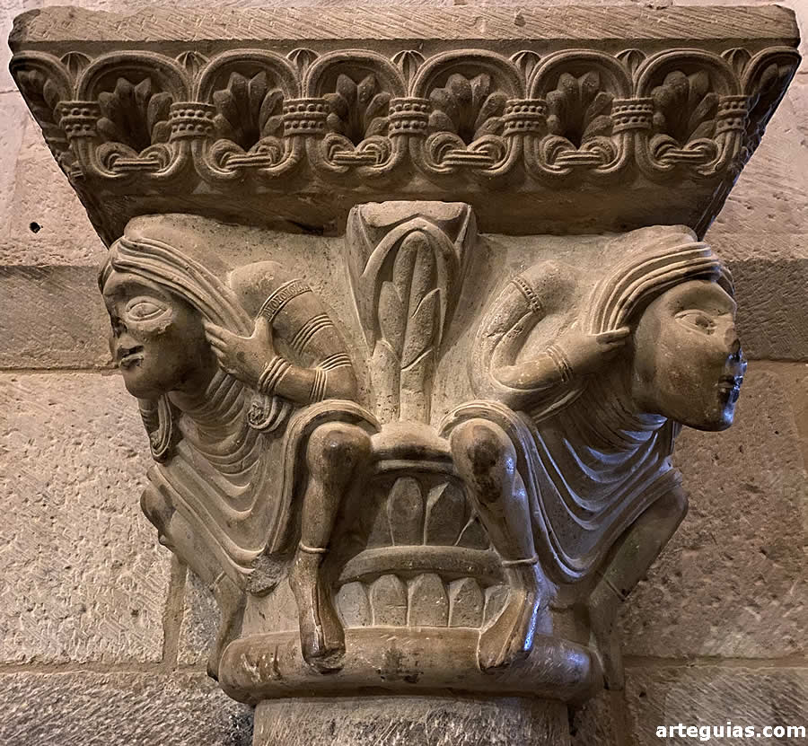 Iglesia de San Esteban de Sos del Rey Católico, Zaragoza: capitel de la iglesia baja