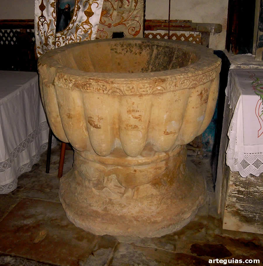 Pila bautismal rom&aacute;nica