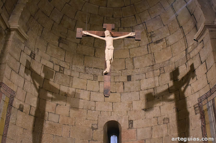 Interior del &aacute;bside principal