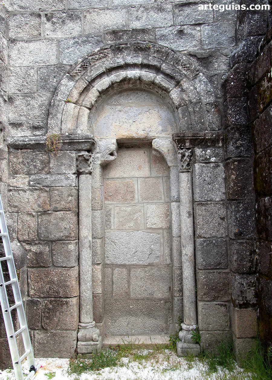 Puerta lateral