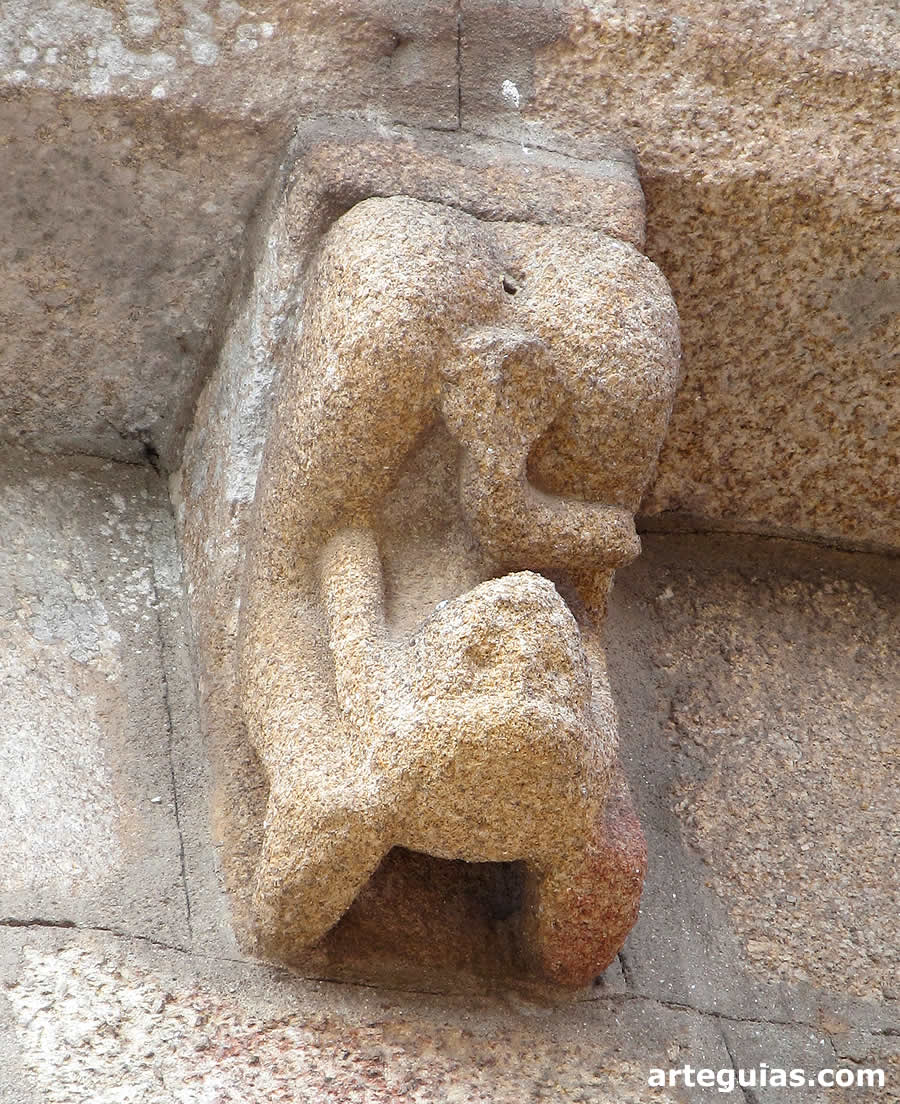 Canecillo de hombre desnudo