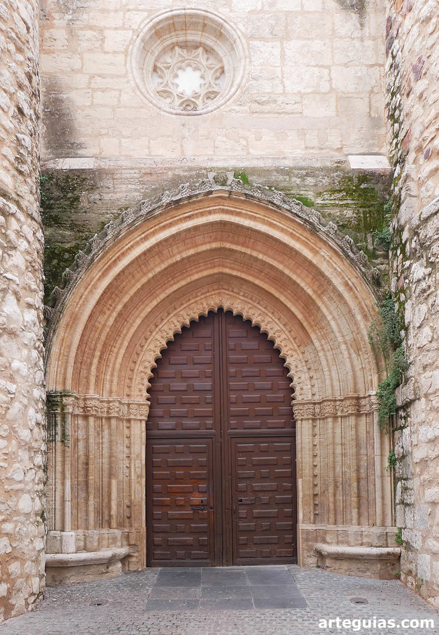 Puerta norte o de la Umbría